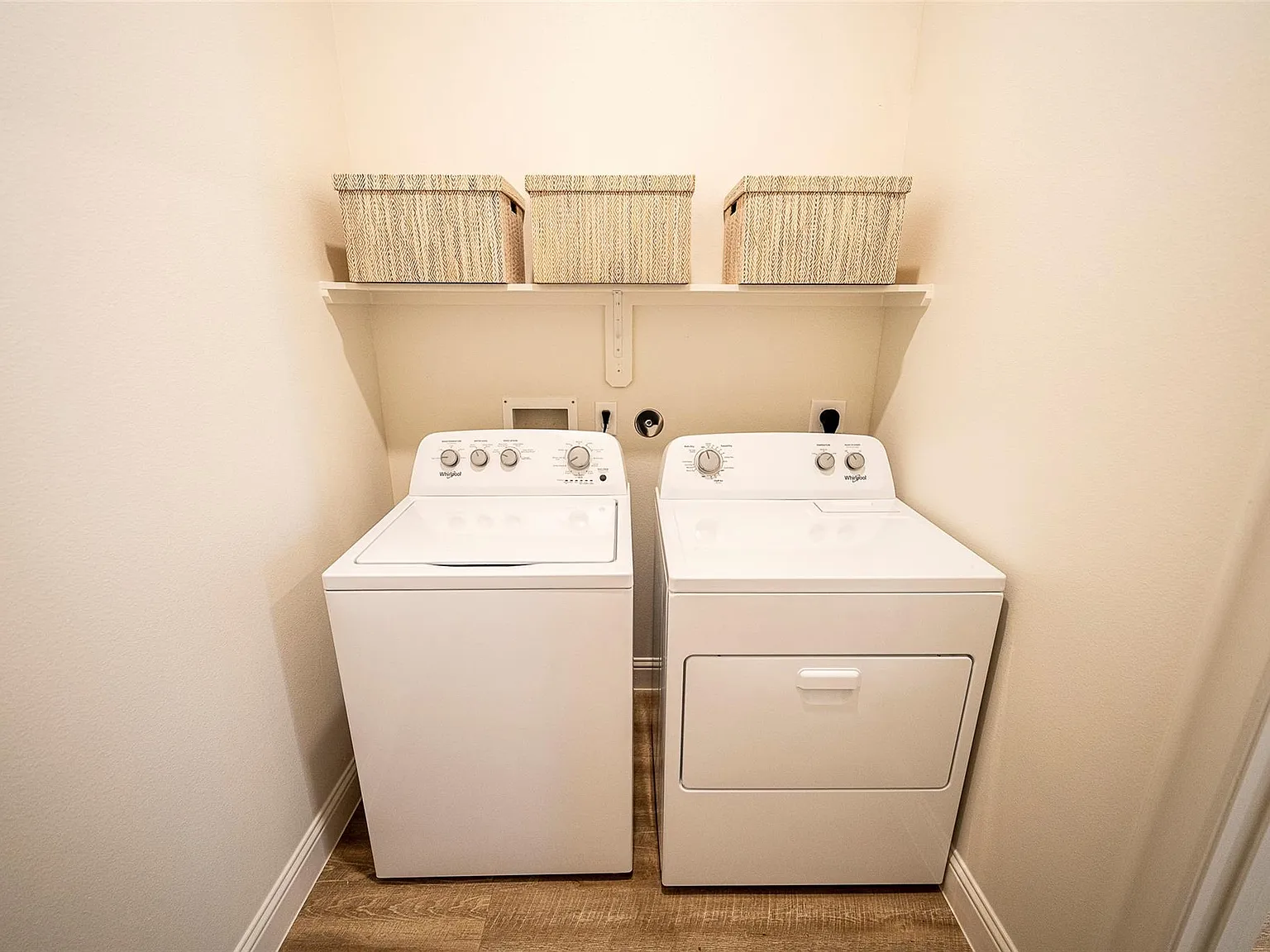 4 bed, 2.5 bath, 1849 sqft, $2,695 — Photo 4