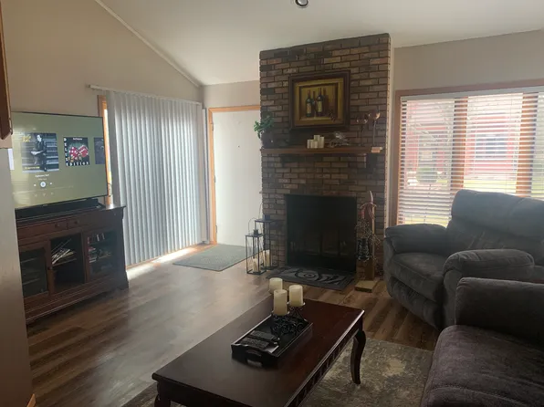 2230 Meadowbrook Ct APT C, Oshkosh, WI 54904
