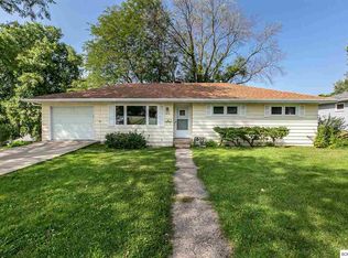 1915 Chaney Rd, Dubuque, IA 52001