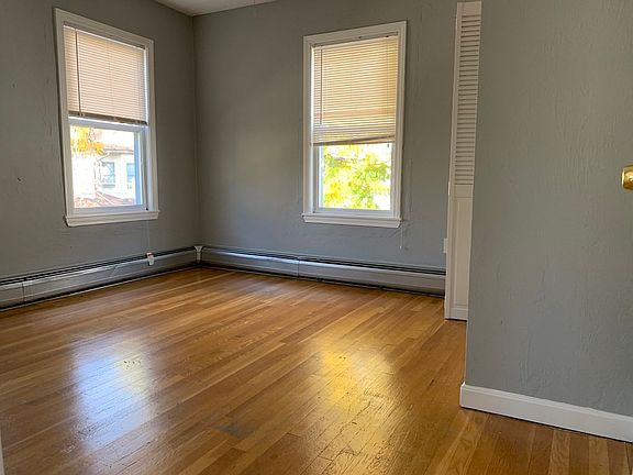 4th image of 61 Essex St Floor 2