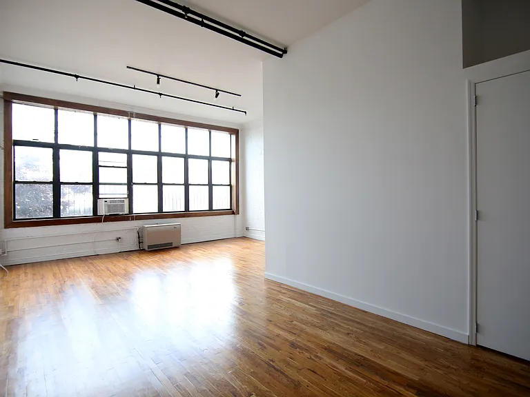 250 Moore St #401 — Photo 2