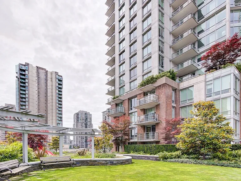 535 Smithe St #2404 — Photo 24