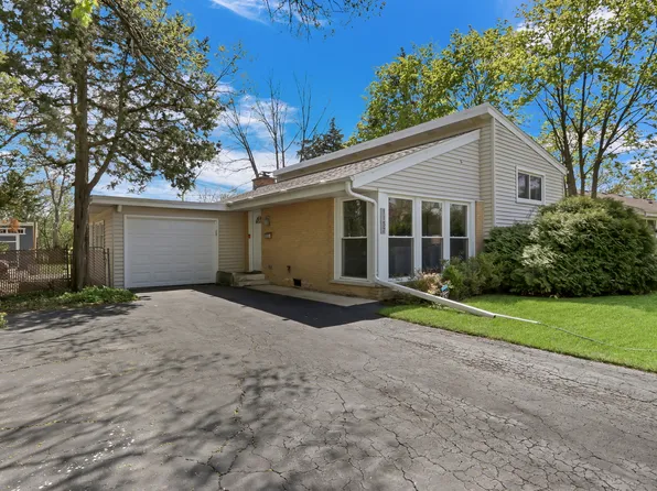 1157 Dartmouth Ln, Deerfield, IL 60015