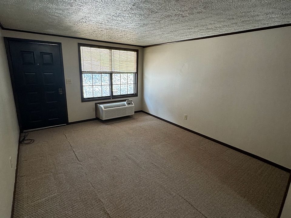 Livingroom Bedroom - Studio Apt