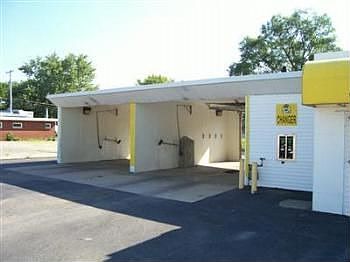 3rd image of 711 Market St