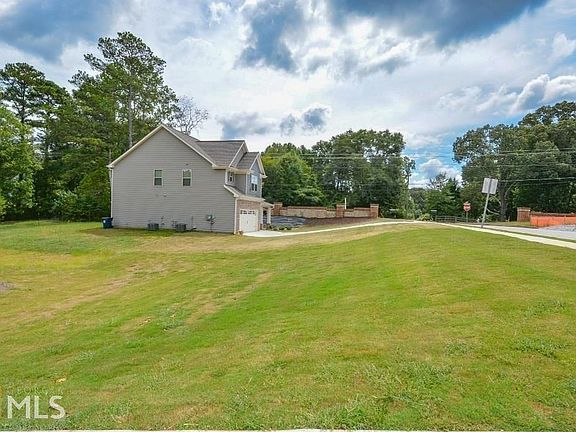 3rd image of 334 Mary Hill Ln