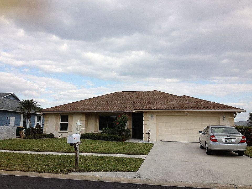 2nd image of 153 Versailles Cir