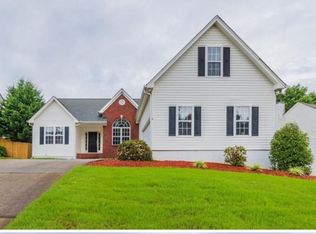 940 Grace Dr, Lawrenceville, GA 30043