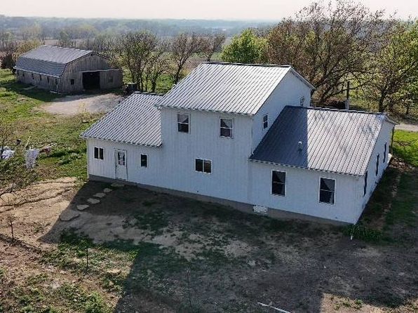 449 Road Z, Hartford, KS 66854