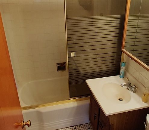 5th image of 1419 Mandel Ave