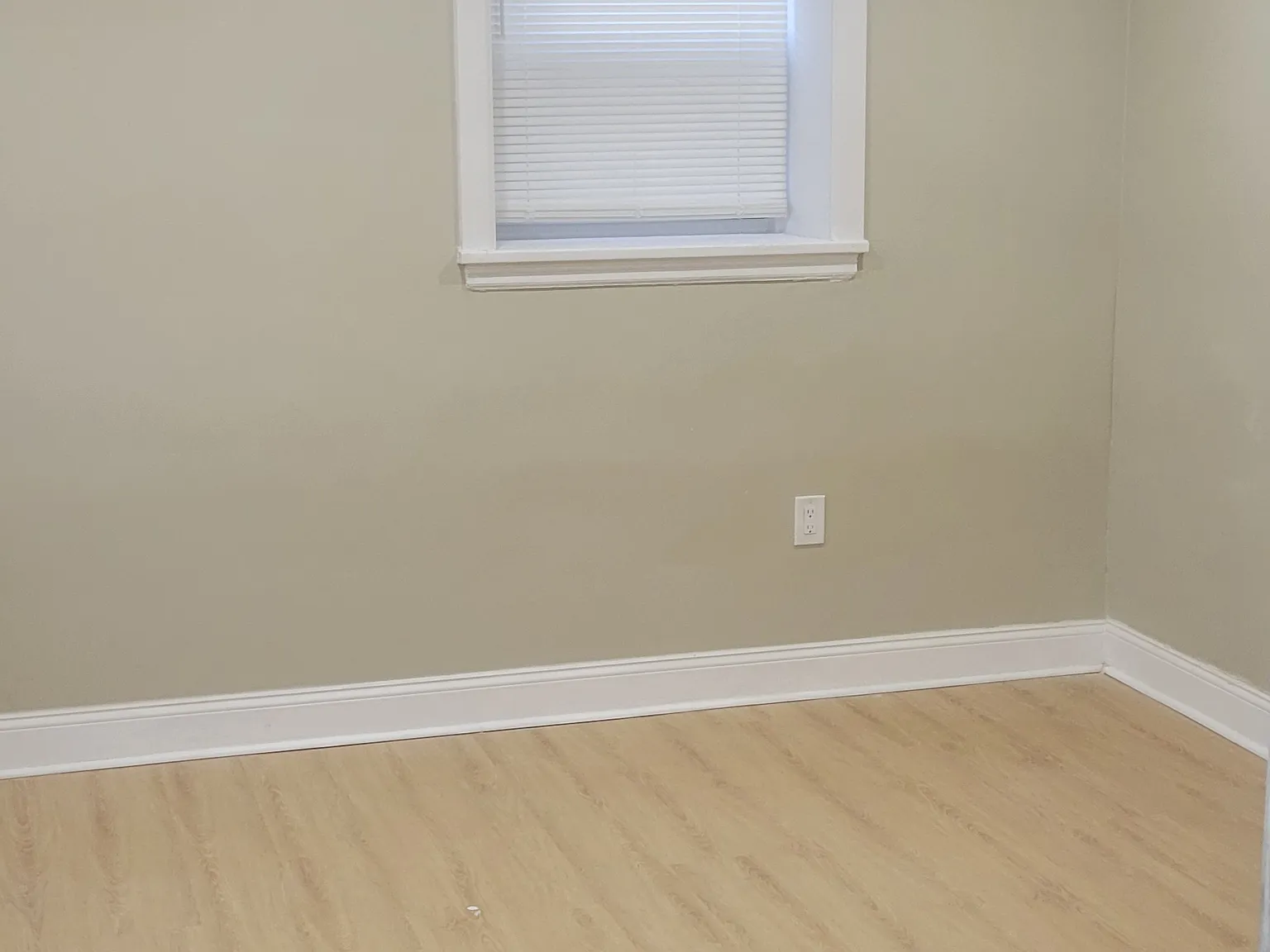1 bed, 500 sqft, $1,095 — Photo 3