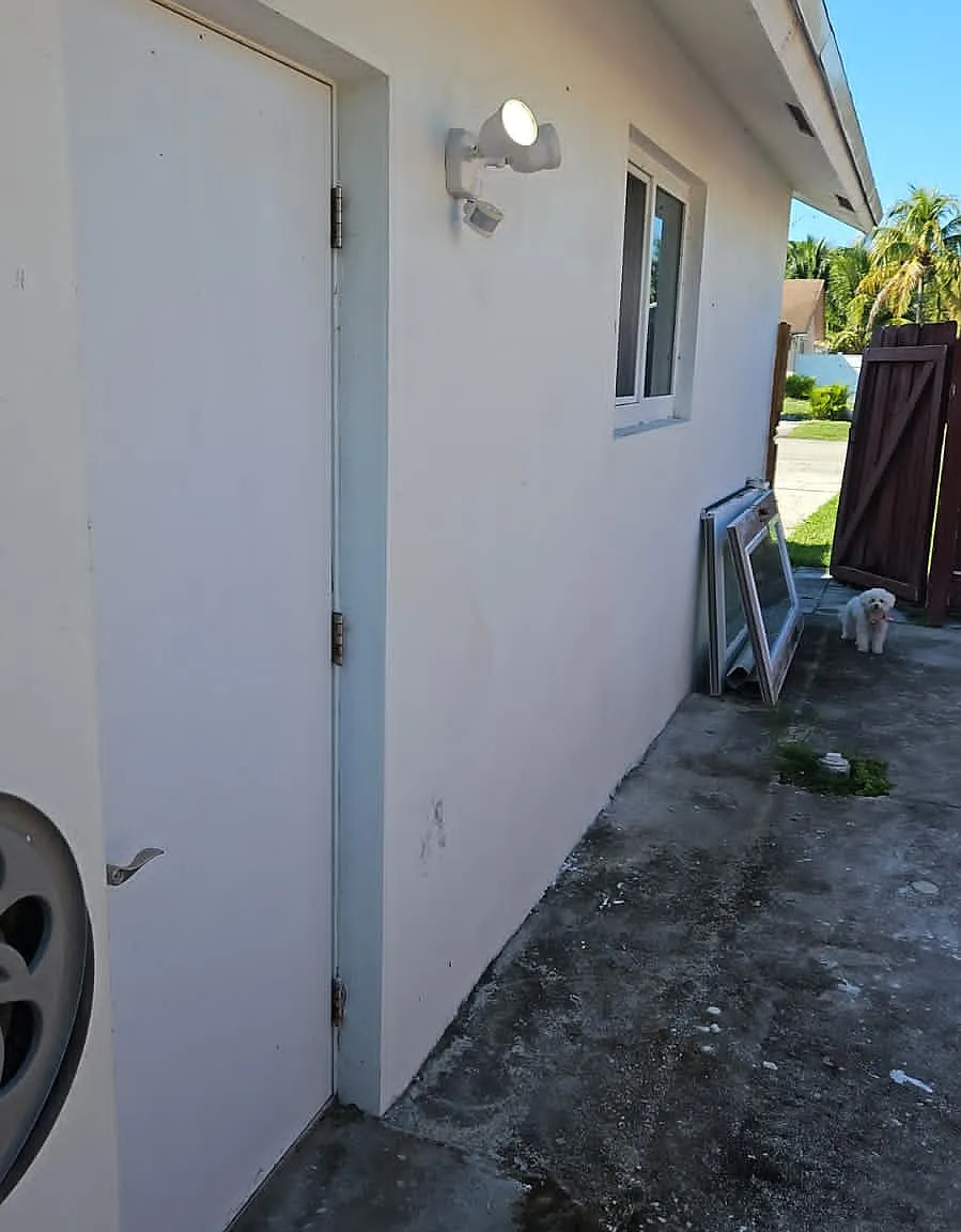 424 SW 74th Ave — Photo 2