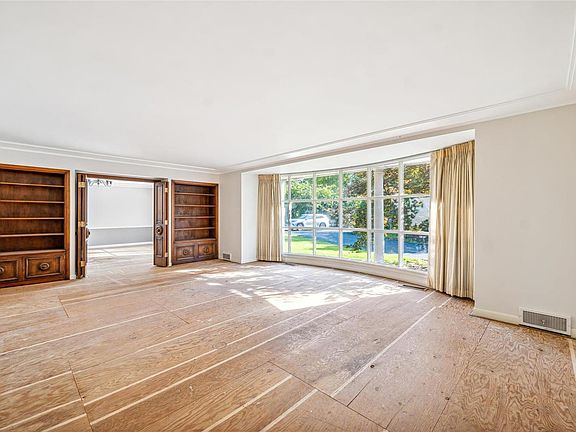 4th image of 5 Westwood Country Clb