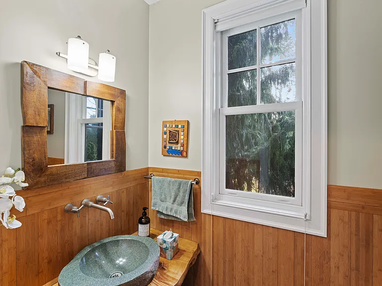 102 McGregor Dr — Photo 21