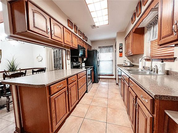 3rd image of 3913 Grilletta Ct
