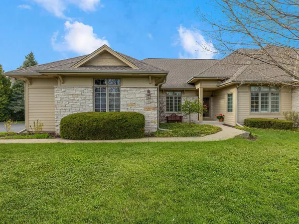 7374 West Heron Pond DRIVE, Mequon, WI 53092