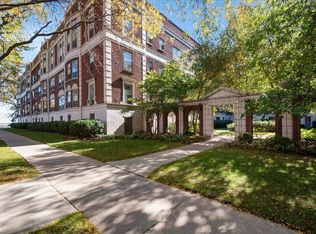 496 Sheridan Rd APT 1, Evanston, IL 60202