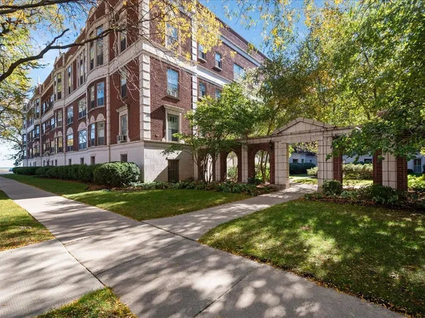 496 Sheridan Rd APT 1, Evanston, IL 60202