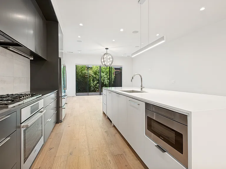 4719 Belmont Ave — Photo 7