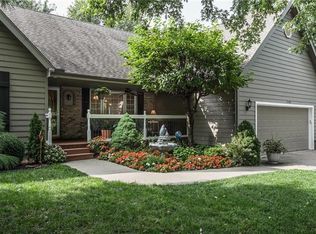 15399 Pin Oak Dr, Basehor, KS 66007