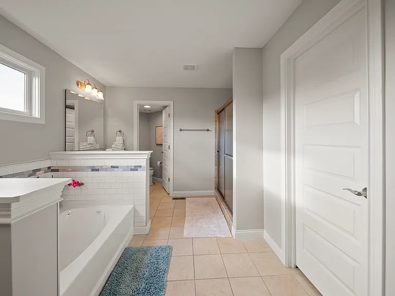 10599 Geist View Dr — Photo 31