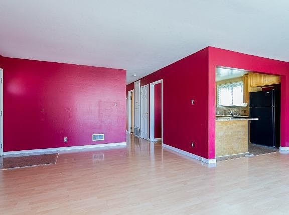 4th image of 253 Morton Dr