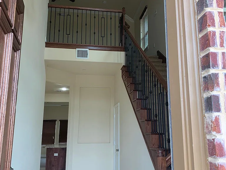 1707 Leann Ln — Photo 5