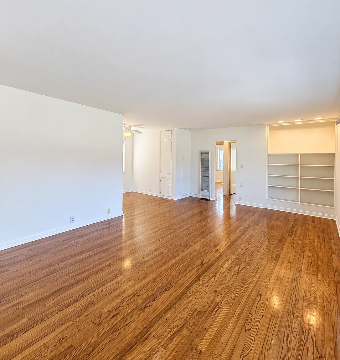 2 bed, 1000 sqft, $3,800 — Photo 2
