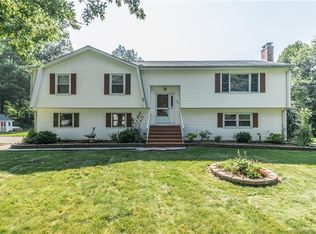 32 Filley St, Bloomfield, CT 06002