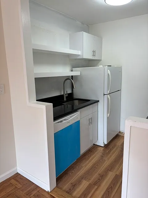 Building Photo - 140 Grove St #3