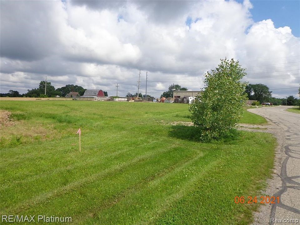 2nd image of Twin Hills Dr