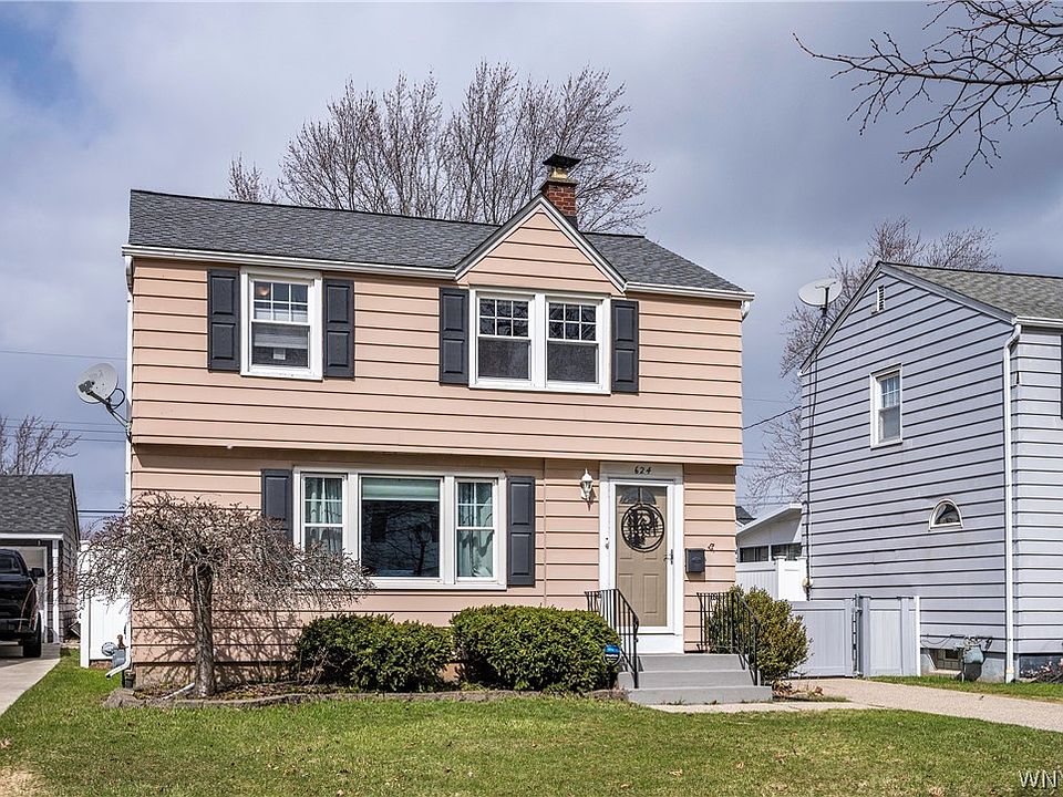 1st image of 624 Moore Ave