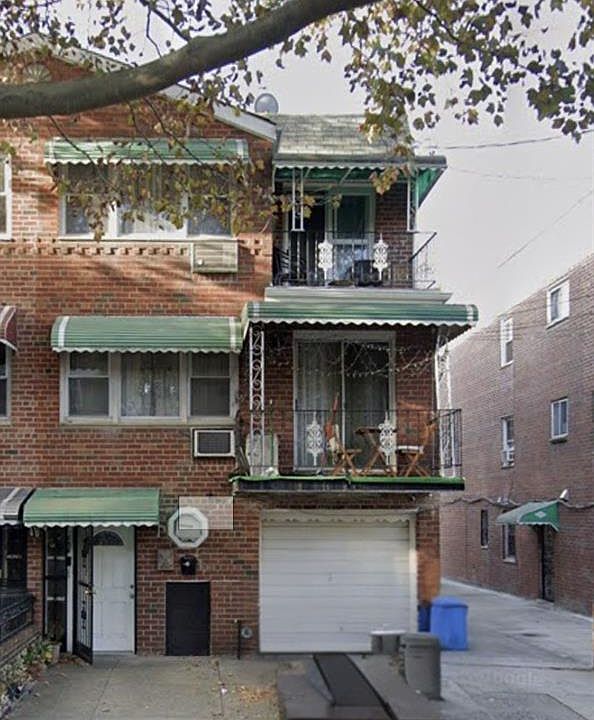 1st image of 536 E 81st St