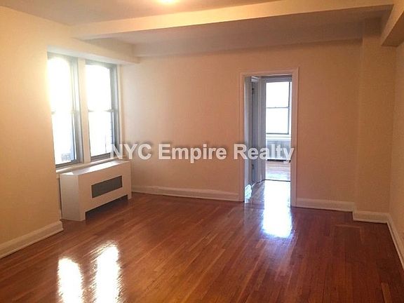 3rd image of 301 E 38th St APT 12D