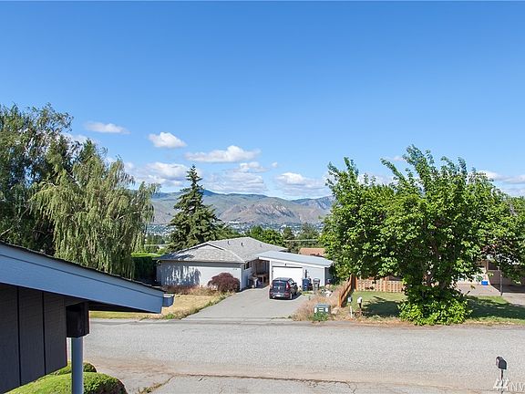 2nd image of 809 N Ladd Ave