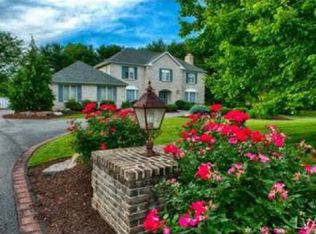 680 W Macada Rd, Bethlehem, PA 18017