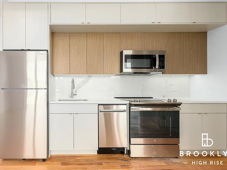 2667 Fulton St #7G — Photo 2