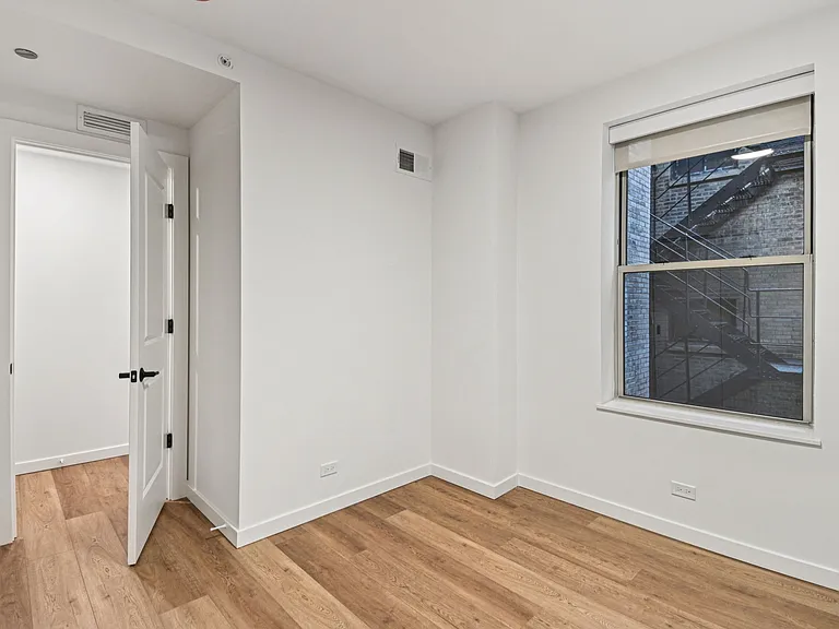 The Nest at Lincoln Park West — Photo 102