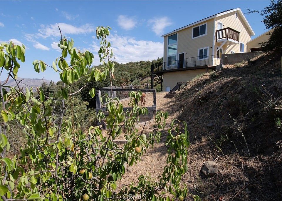 1st image of 3305 Oakwood Dr