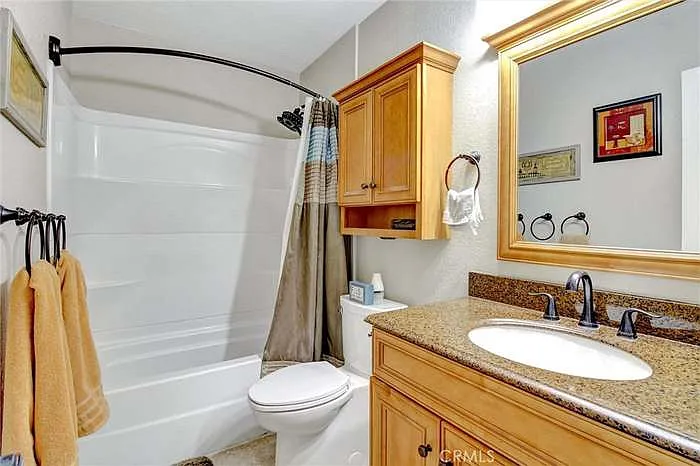 6961 Cambridge Ave — Photo 15