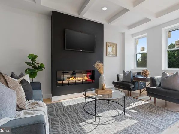 1049 N Milton Ave, Baltimore, MD 21205