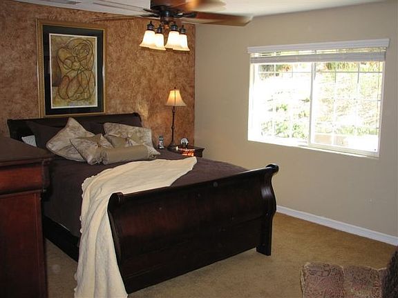 3rd image of 41810 Wildwood Ln