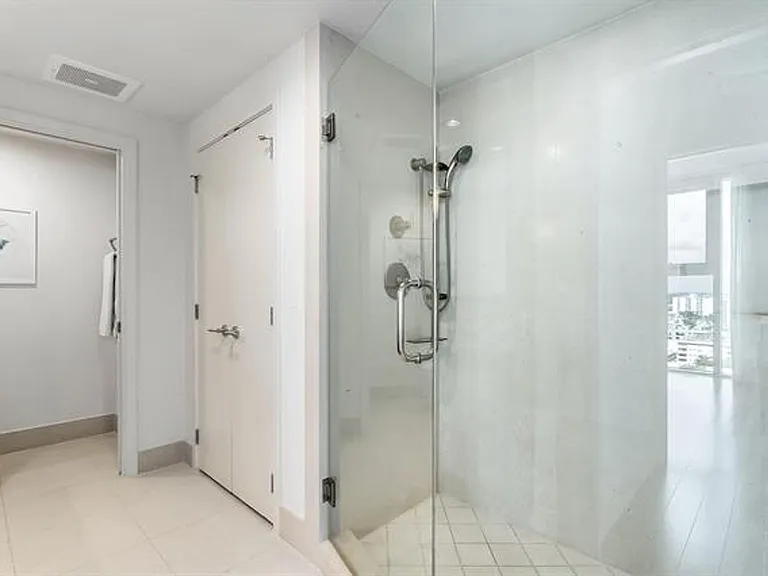 6899 Collins Avenue Cu #1409 — Photo 31