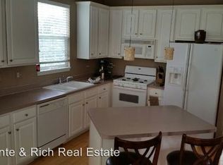 615 Pheasant Trl, Saint Charles, IL 60174