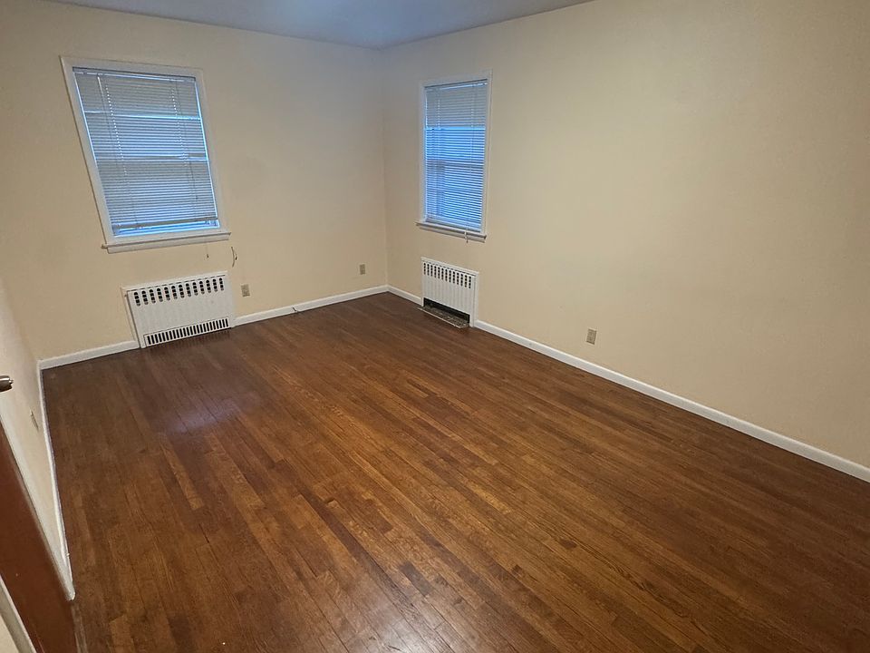 1st image of 1363 Pelham Pkwy N #Med