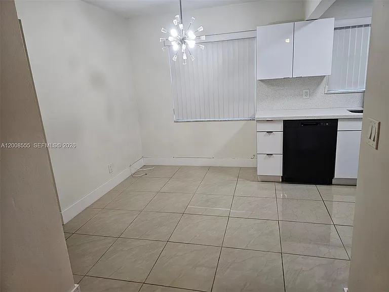 900 Tallwood Ave #207 — Photo 4