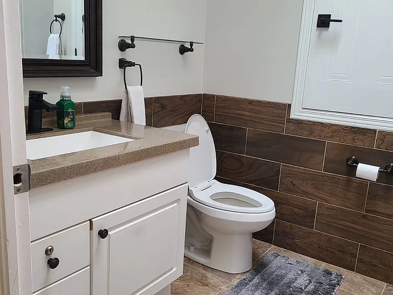 1020 Baron Dr — Photo 3