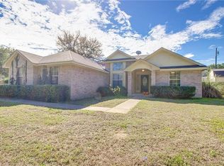 3850 Willow Bend Ln, Midlothian, TX 76065