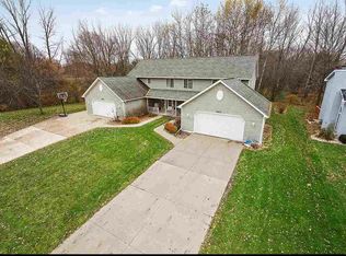 1425 Cardinal Ln, Green Bay, WI 54313