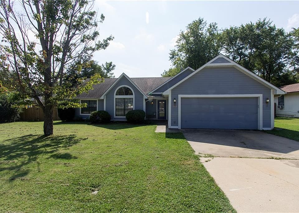 1st image of 2443 E Magnolia Dr